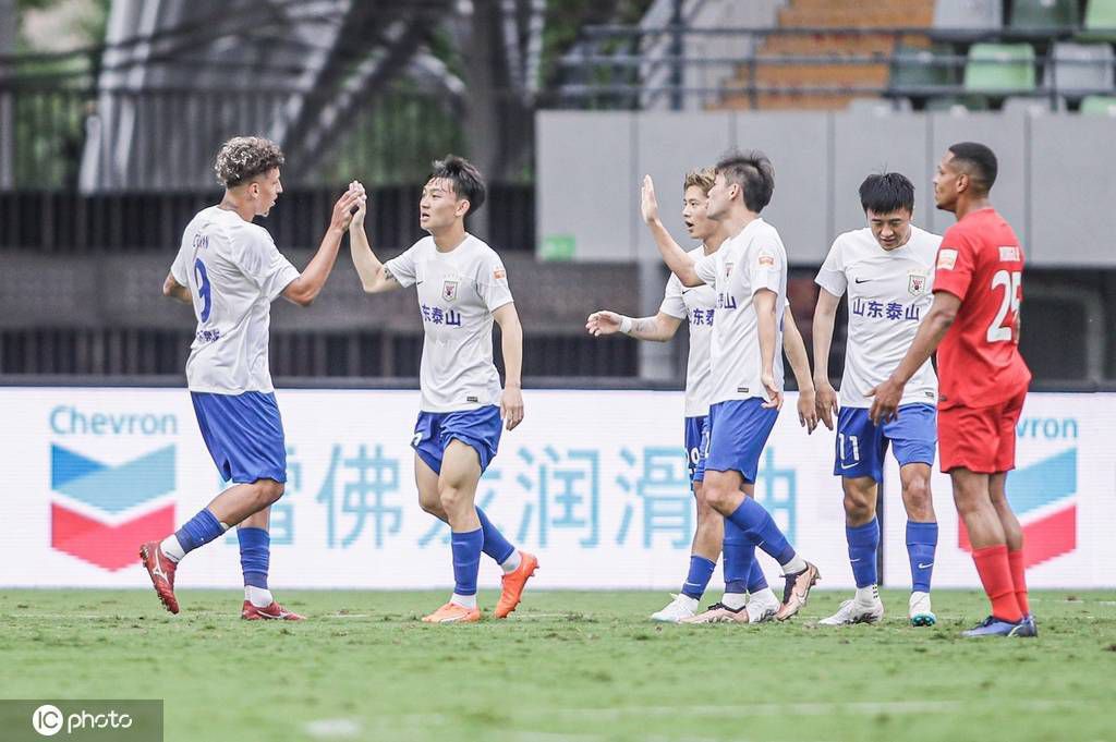 虎牙八点档定位;实时互动弹幕影视社区，将弹幕文化与电影直播进行深度结合，力图打造与众不同的社区文化